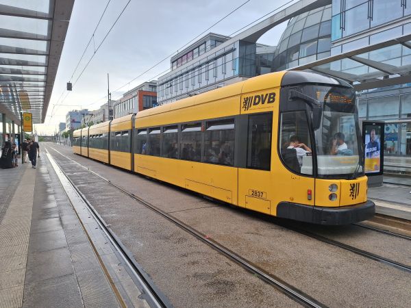 de-dvb-flexity2837-hauptbahnhof-300624-petteriholopainen-full.jpg