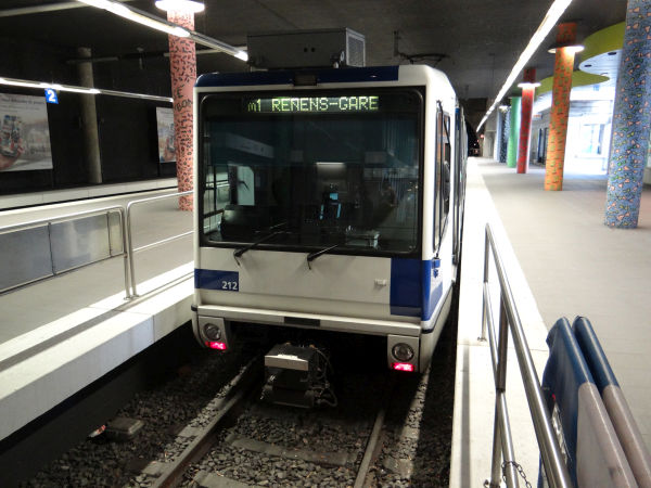 ch-lausannemetro-m1train-flon-040516-pic2-full.jpg