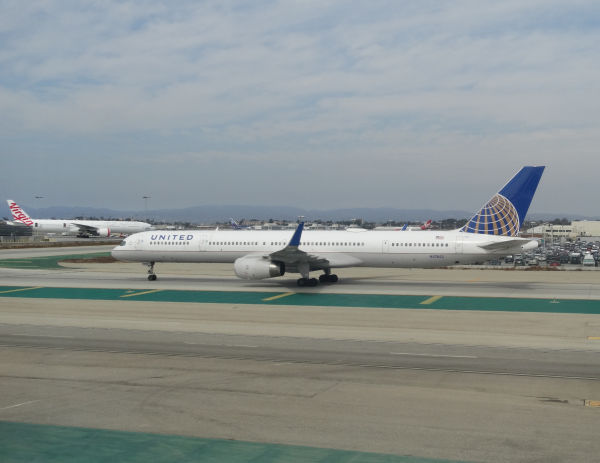 us-united-b757-lax-261016-pic2-full.jpg